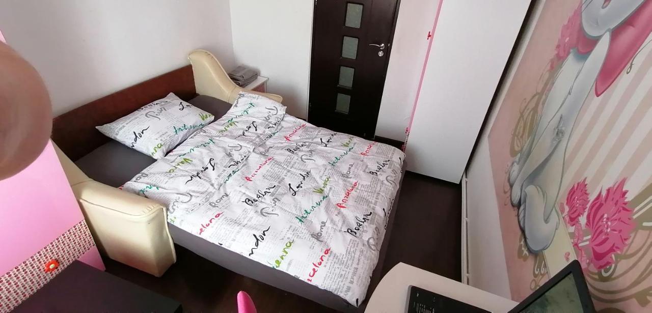 Dorian Apart Constanta Luaran gambar