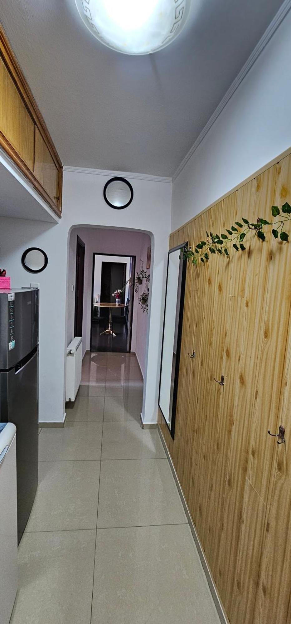 Dorian Apart Constanta Luaran gambar